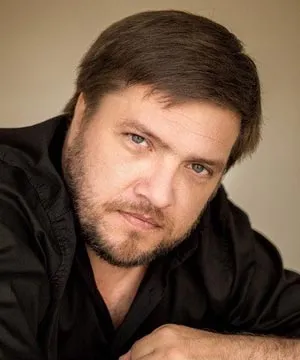Денис Казанцев