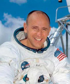 Алан Бин (Alan Bean)