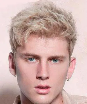 Колсон Бэйкер (Colson Baker)