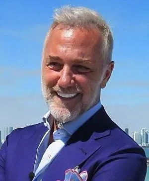 Джанлука Вакки (GianLuca Vacchi)