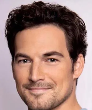 Джакомо Джианотти (Giacomo Gianniotti)