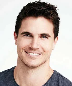Робби Амелл (Robbie Amell)