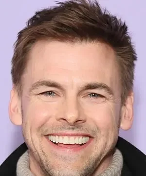 Томми Дьюи (Tommy Dewey)